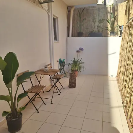 Ibis Chania,close To The 公寓 *