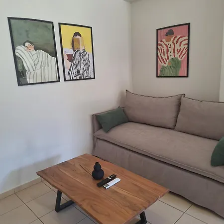 Ibis Chania,close To The 公寓