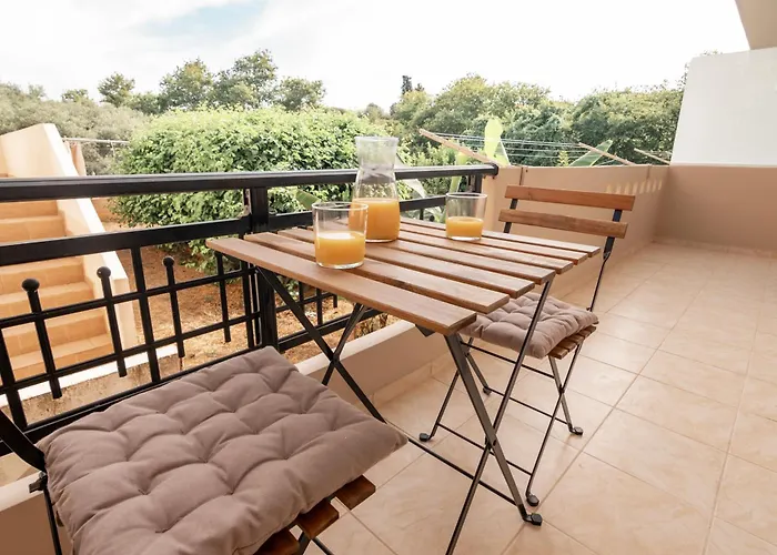 Ibis Chania,close To The Χανιά