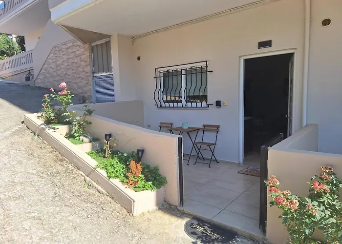 Ibis Chania,close To The * Χανιά